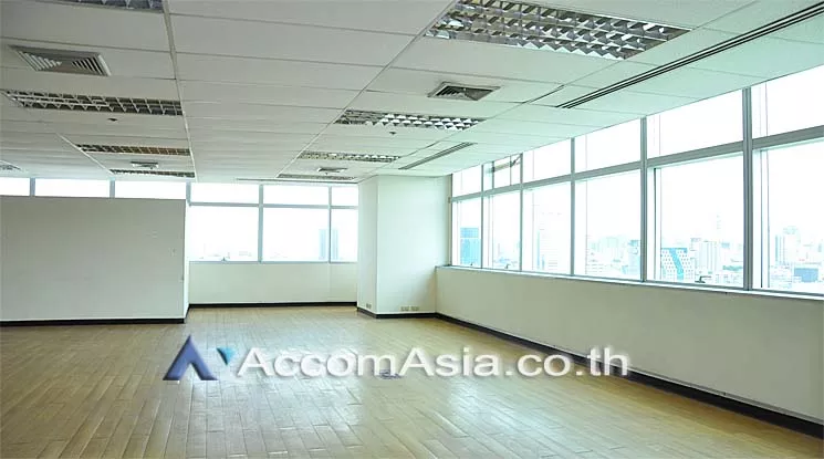 unit Office space For Rent in Silom, Bangkok  near BTS Surasak (AA10947)